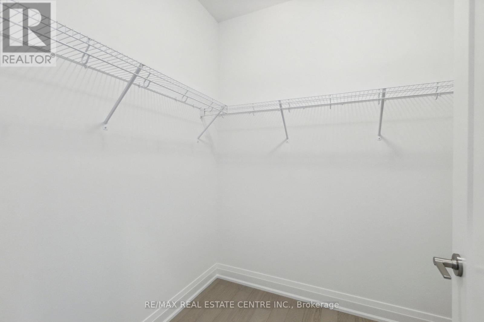 #602 -71 WYNDHAM ST S, #602