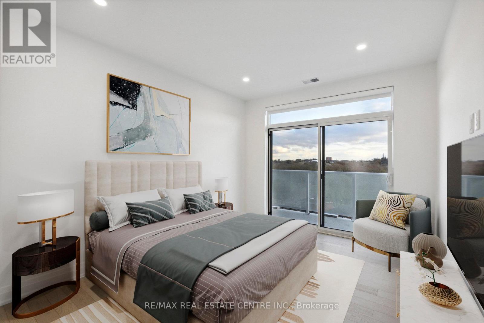 #602 -71 WYNDHAM ST S, #602