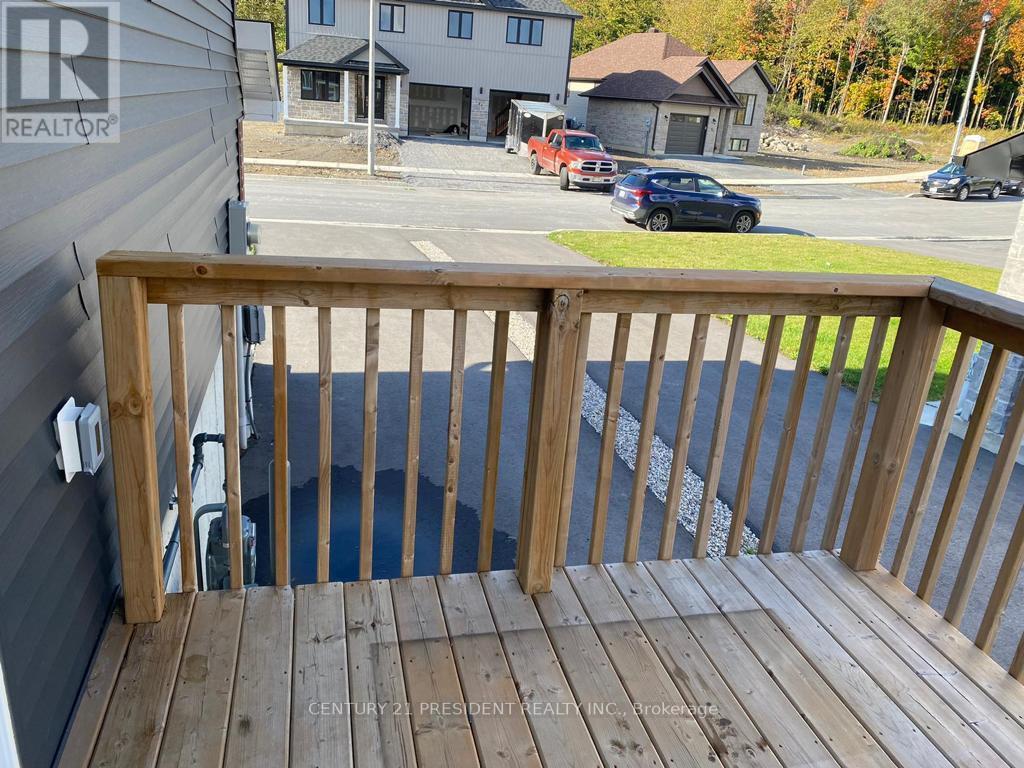 76 CAMERON CRES