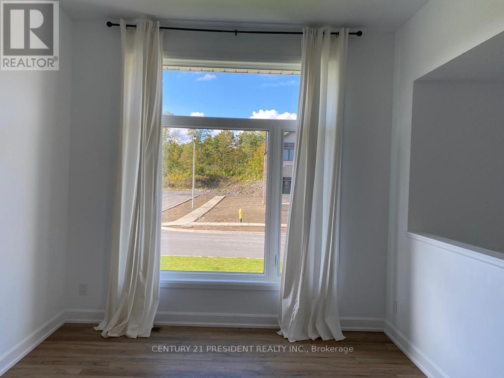 76 CAMERON CRES