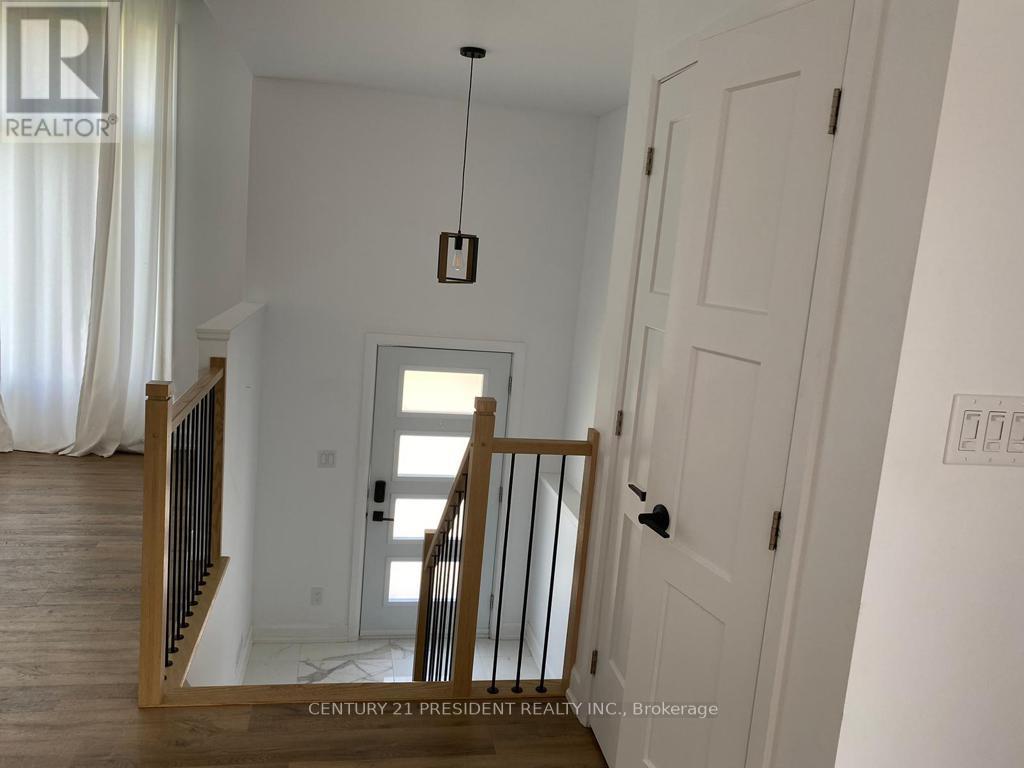 76 CAMERON CRES