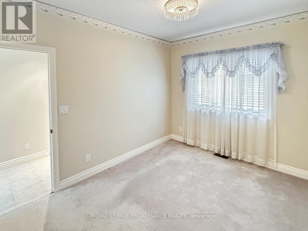 #2 -16 LANE AVE, #2