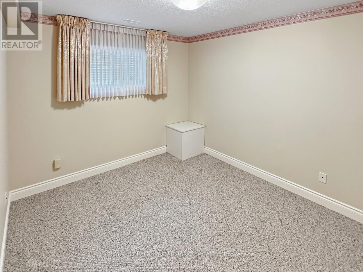 #2 -16 LANE AVE, #2