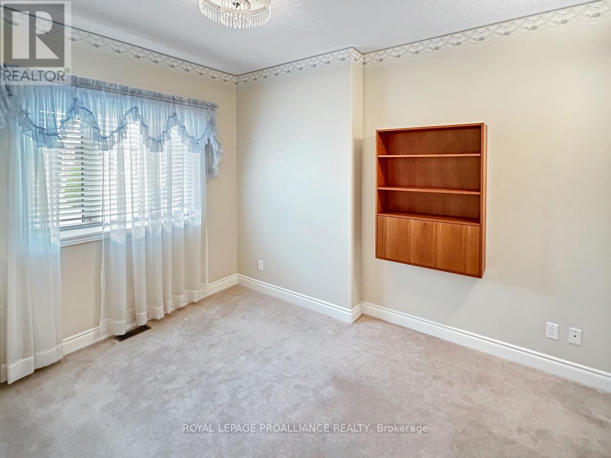 #2 -16 LANE AVE, #2