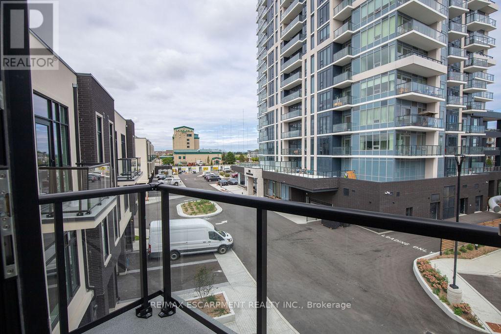 #76 -10 WINDWARD DR, #76