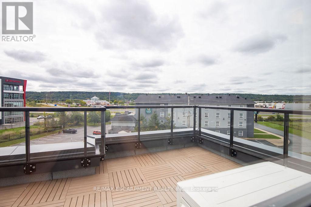 #76 -10 WINDWARD DR, #76