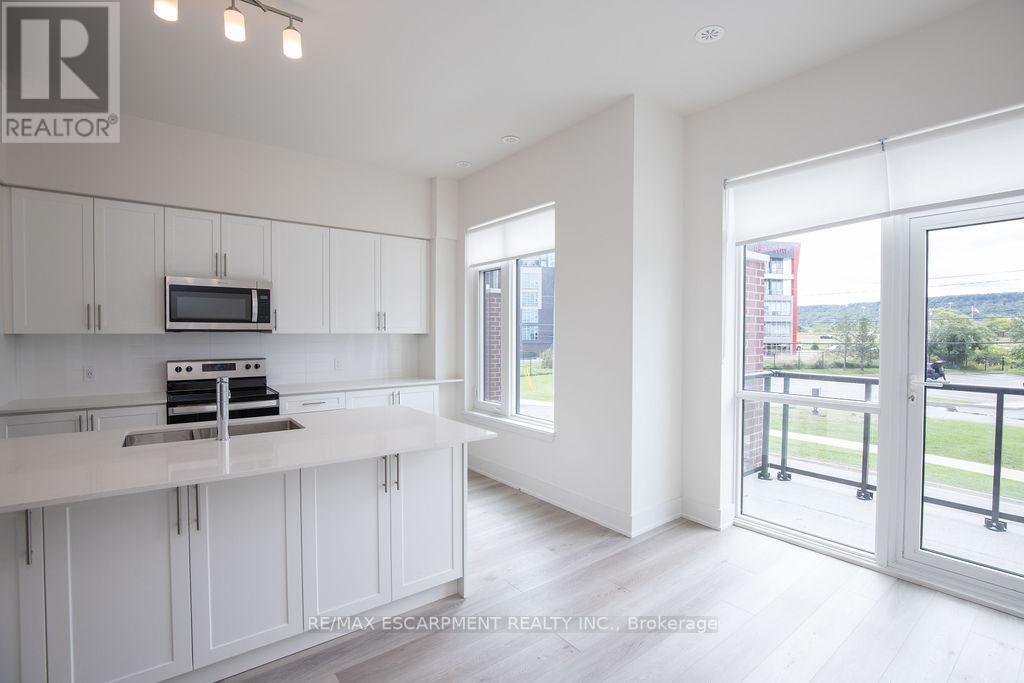 #76 -10 WINDWARD DR, #76