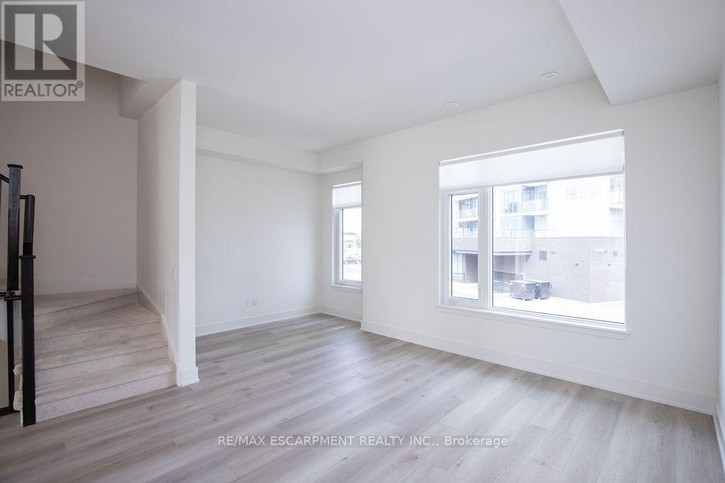 #76 -10 WINDWARD DR, #76