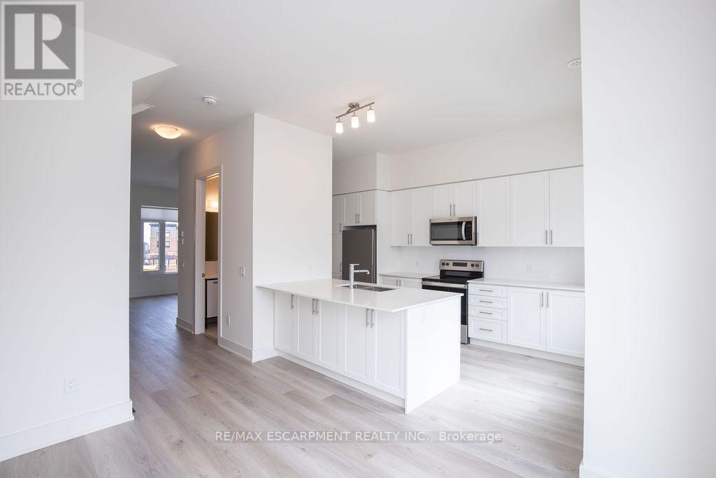 #76 -10 WINDWARD DR, #76