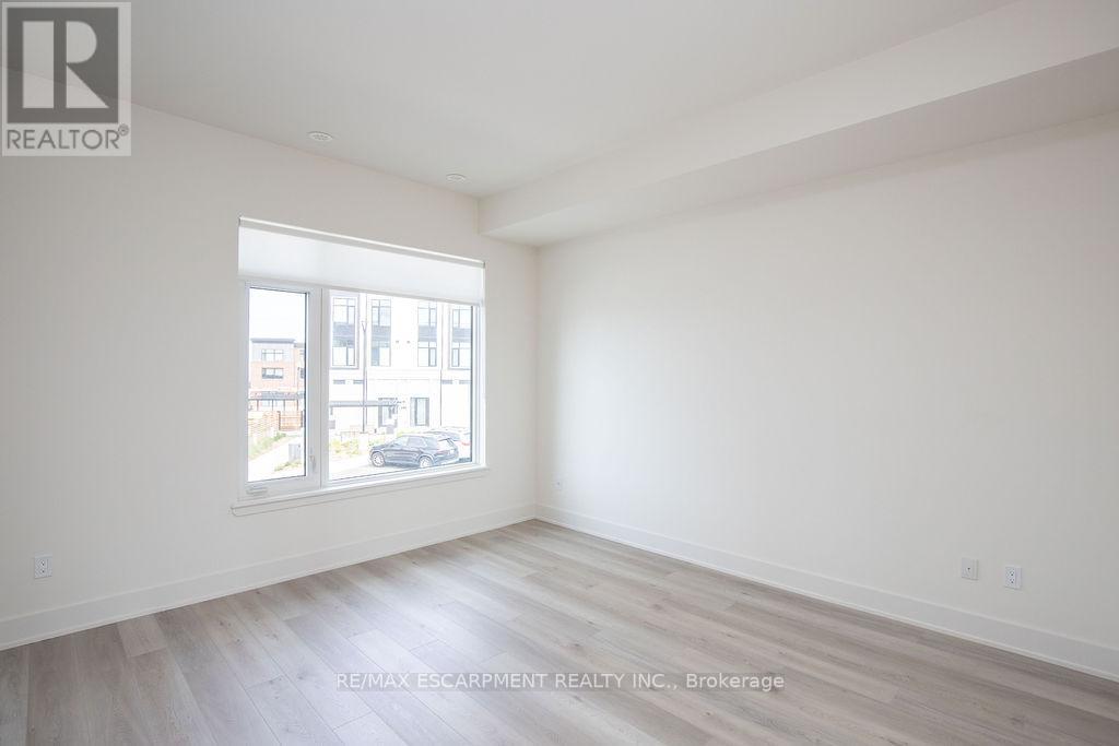 #76 -10 WINDWARD DR, #76