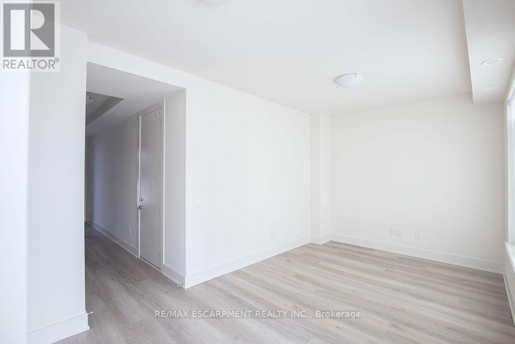 #76 -10 WINDWARD DR, #76