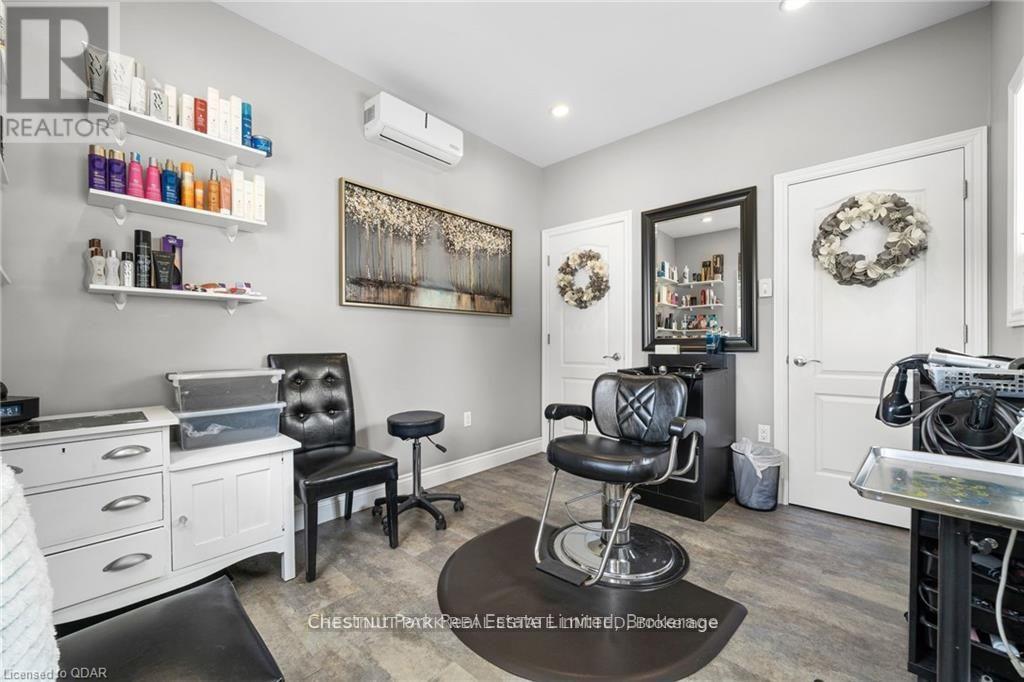 25 LOW ST