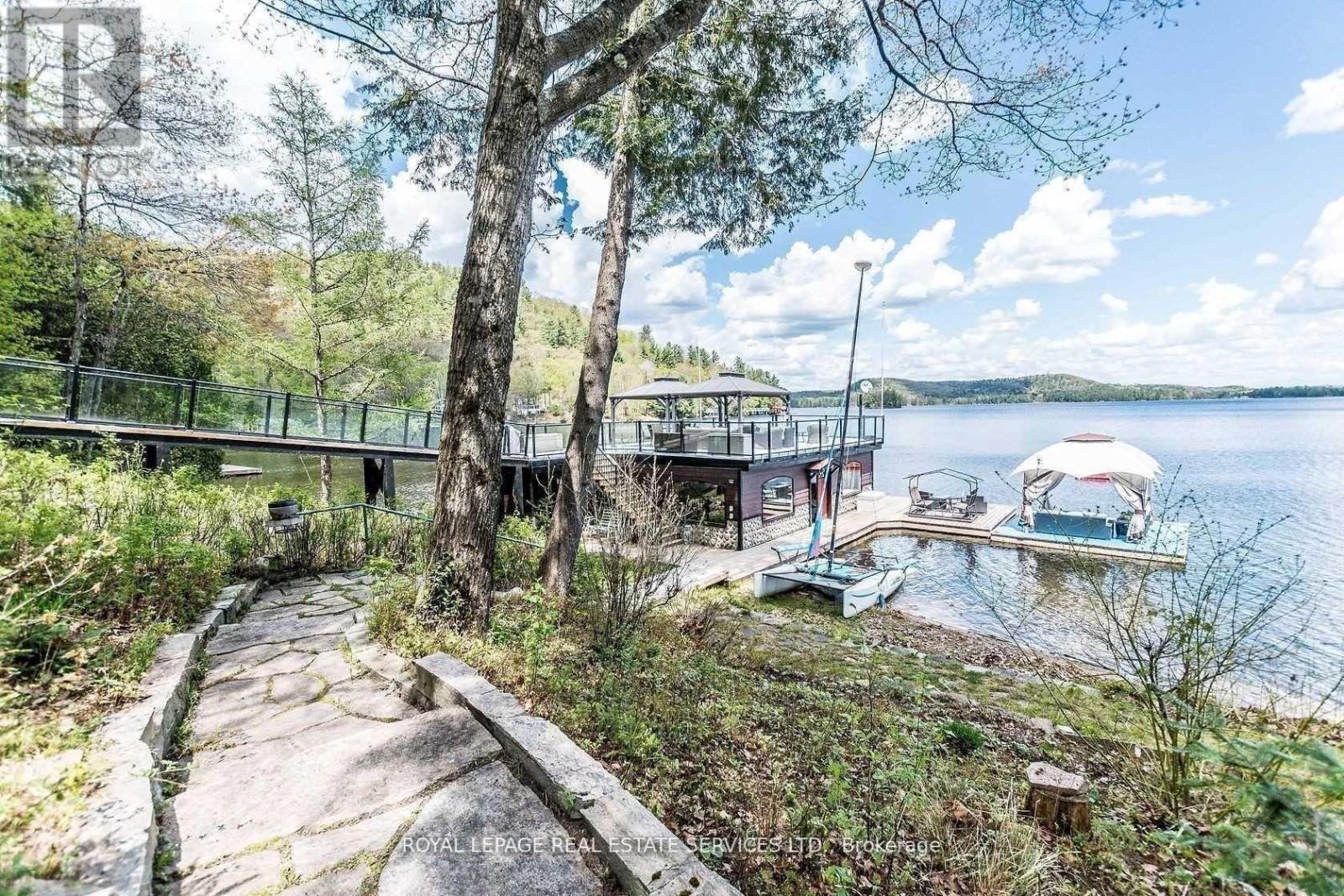 1049 ROCKWOOD LANE