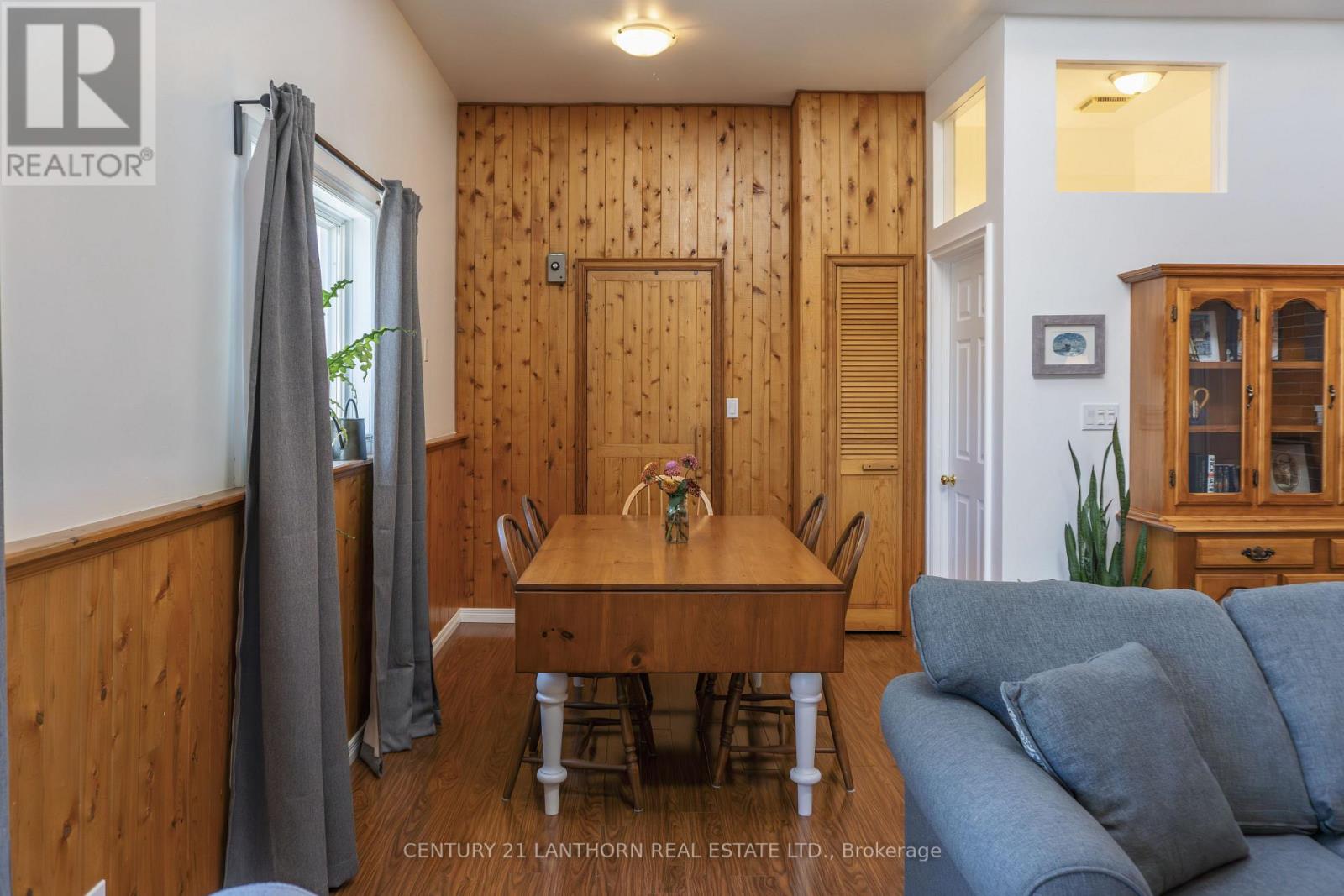 #REAR -128 PICTON MAIN ST, #Rear