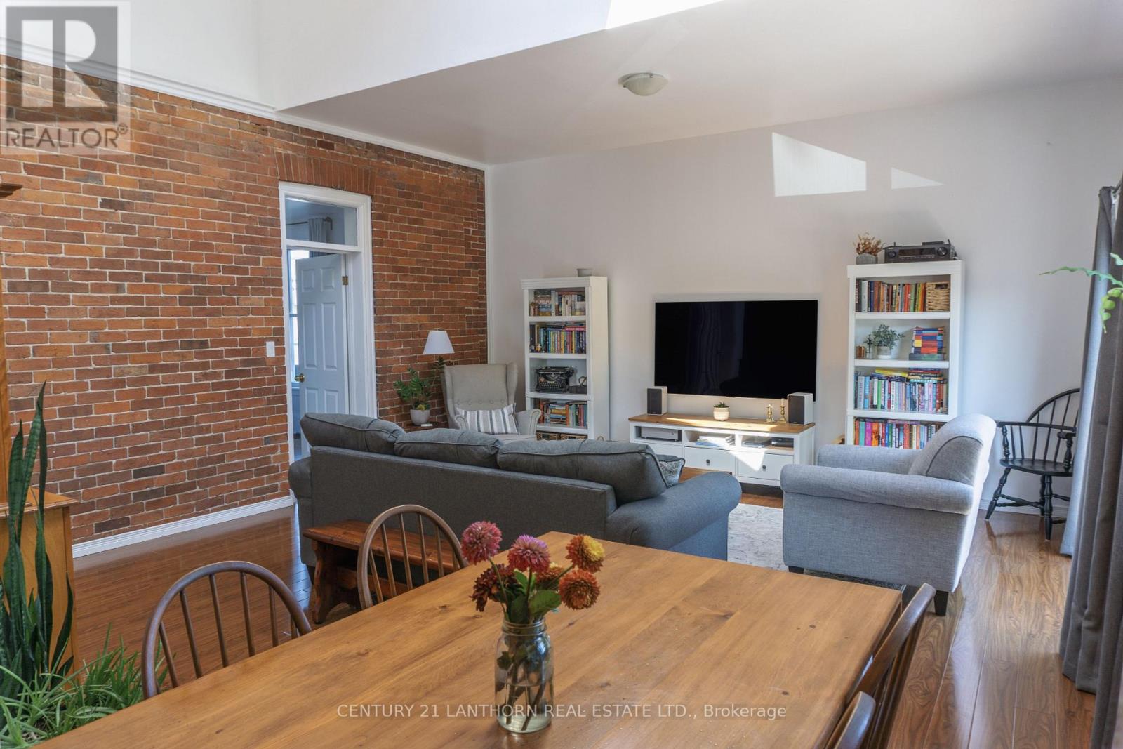 #REAR -128 PICTON MAIN ST, #Rear