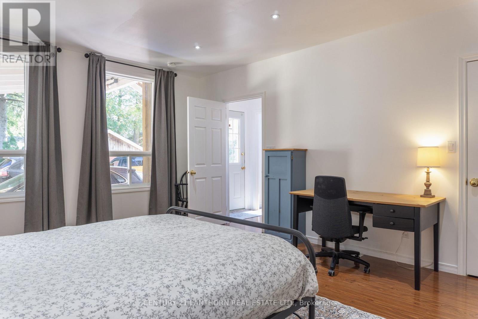 #REAR -128 PICTON MAIN ST, #Rear
