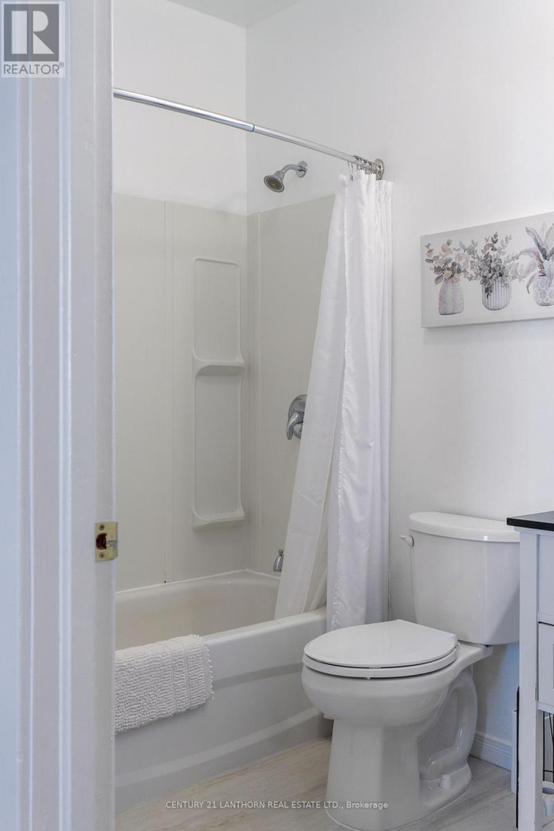 #REAR -128 PICTON MAIN ST, #Rear
