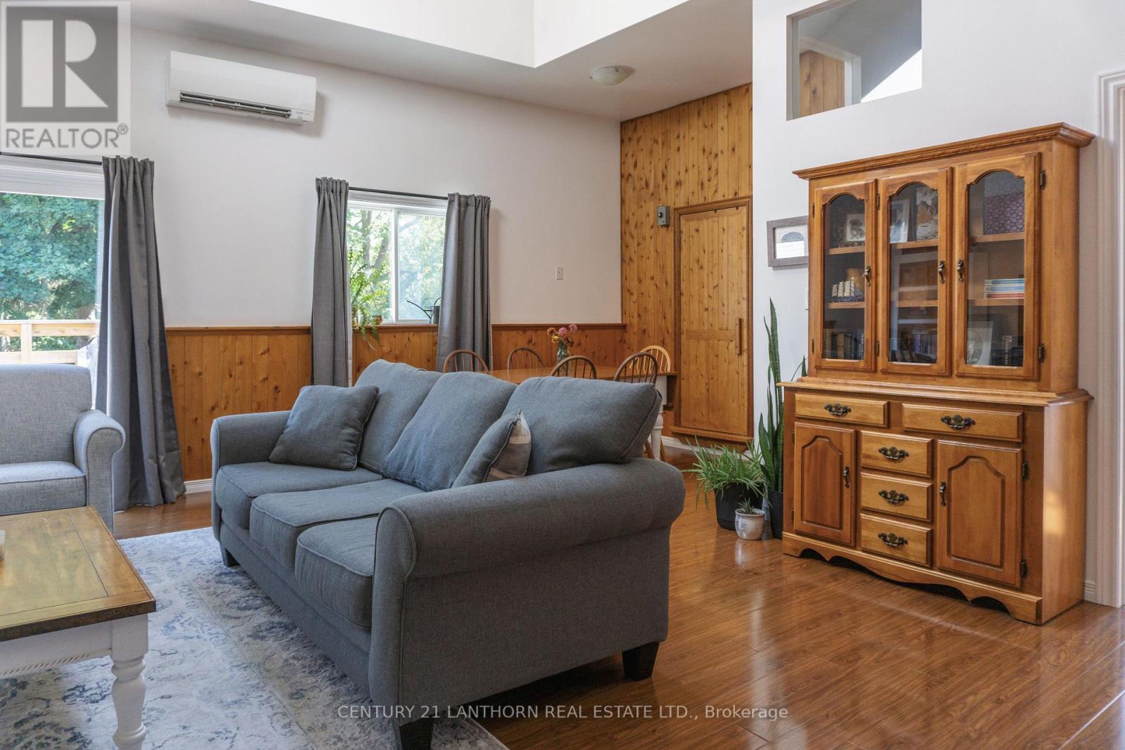 #REAR -128 PICTON MAIN ST, #Rear