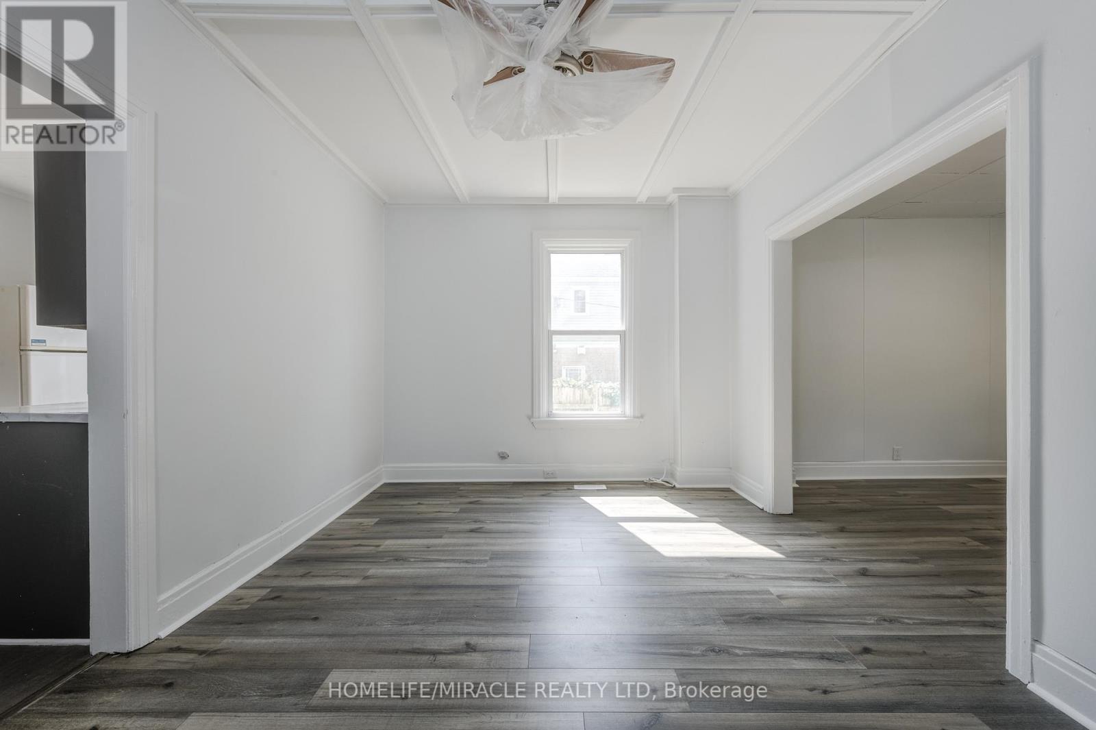 48 WINNIETT ST
