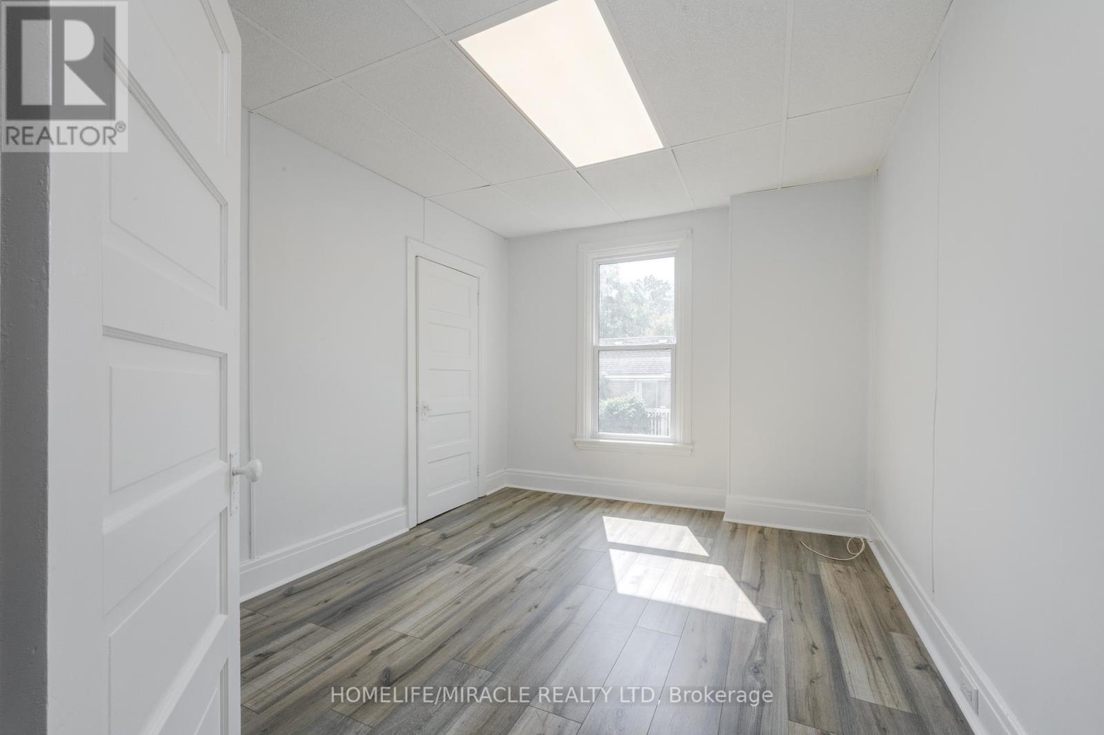 48 WINNIETT ST
