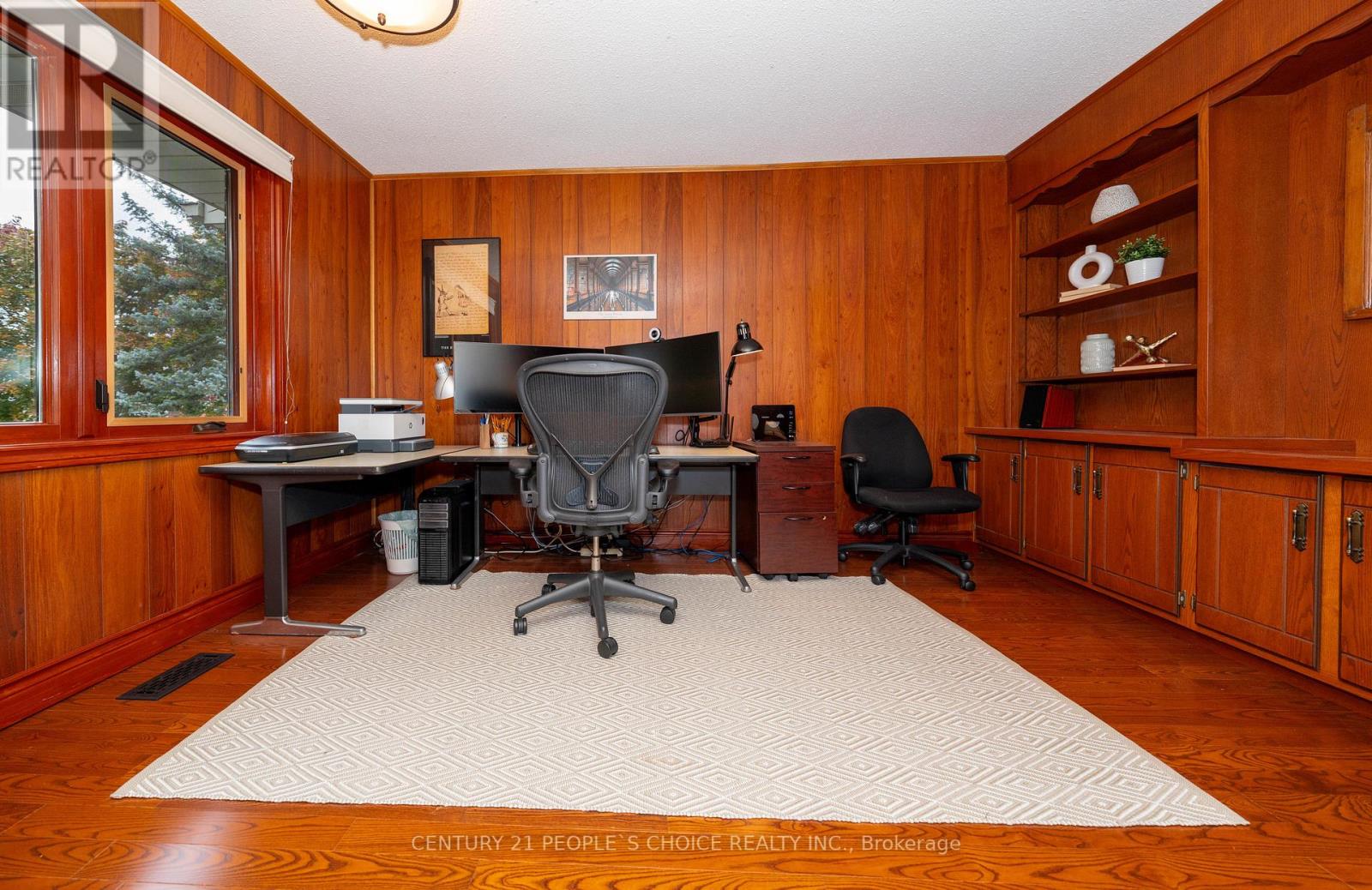 178 SANDFORD FLEMING DR