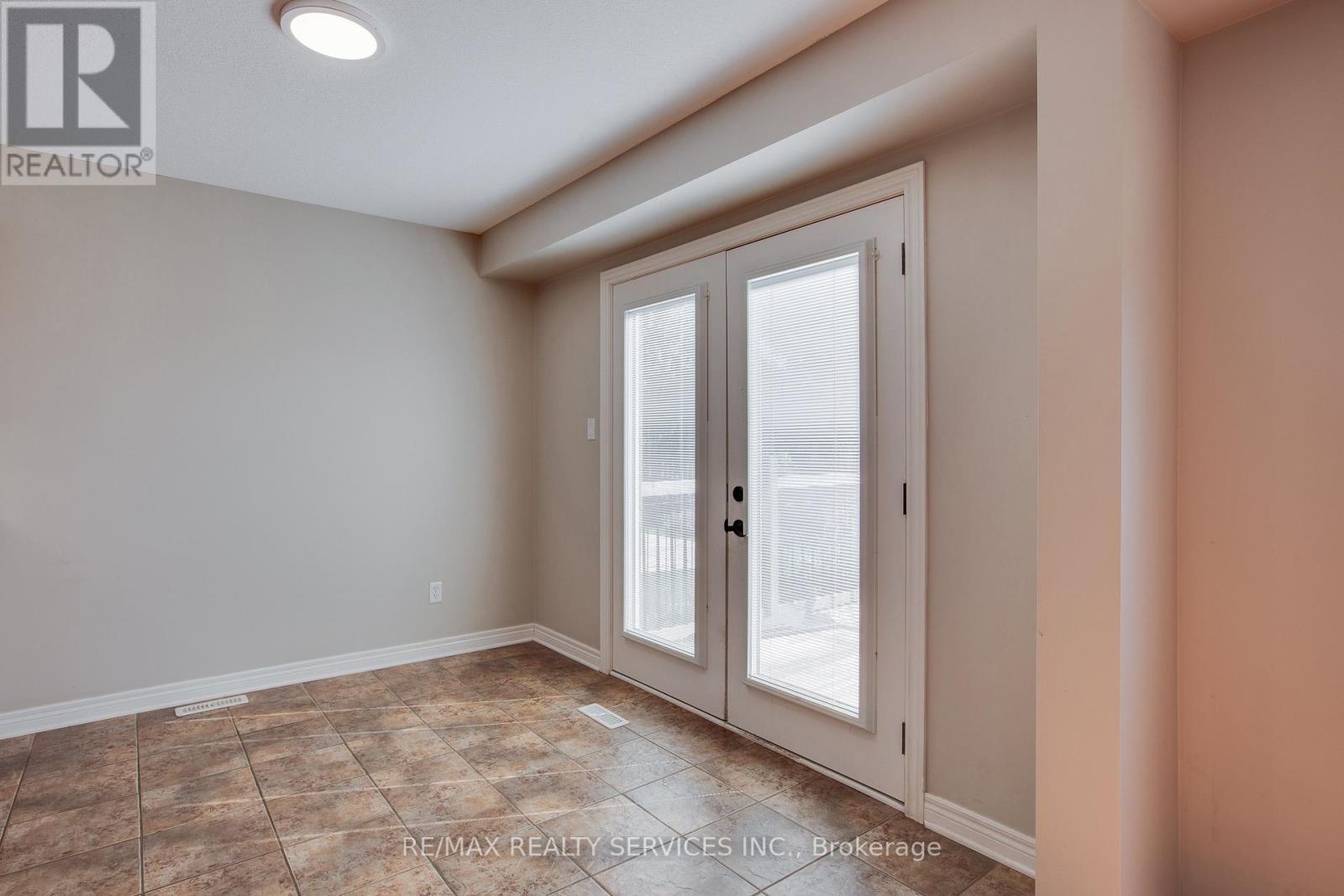2515 MEADOWGATE BLVD