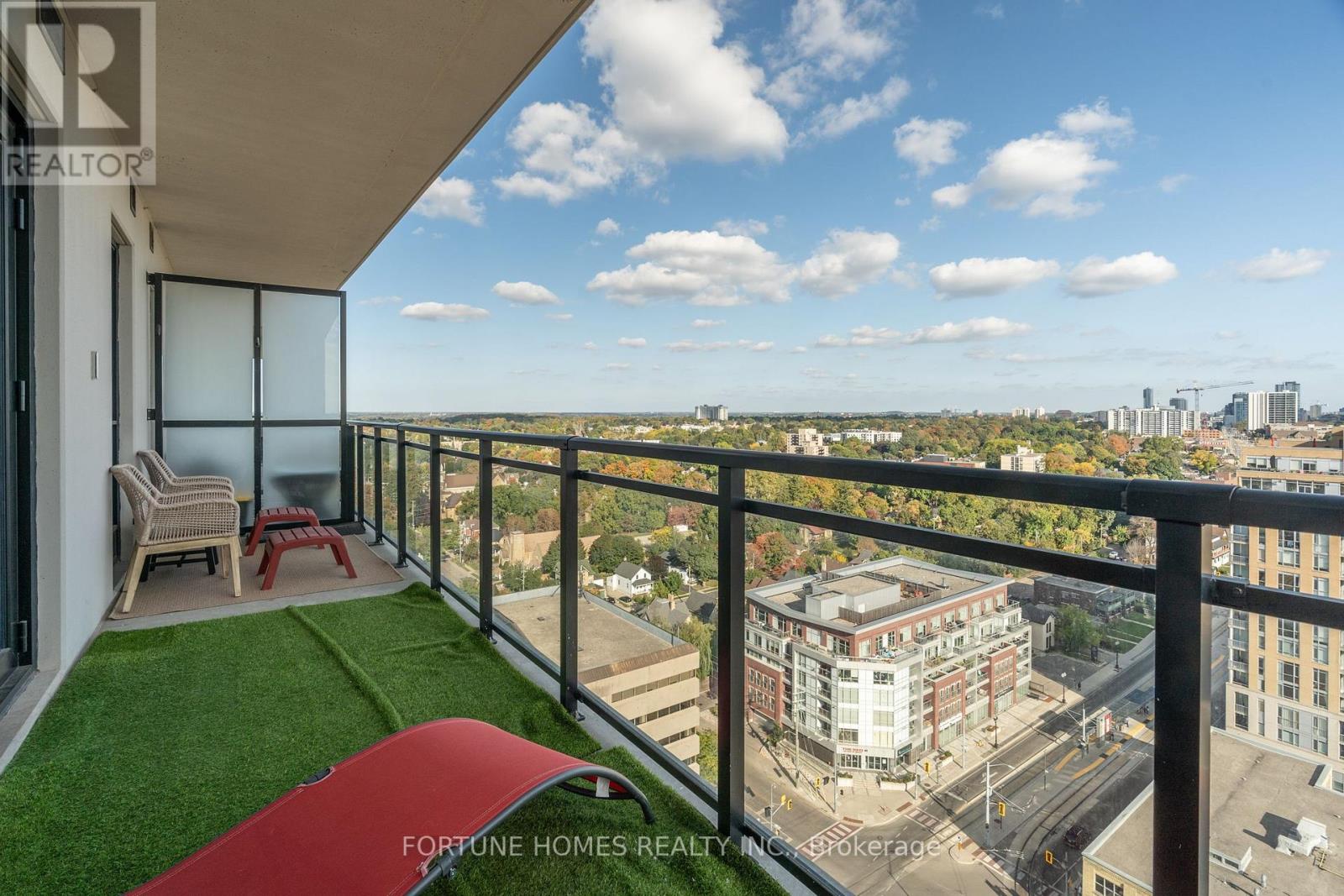 #1712 -181 KING ST S, #1712
