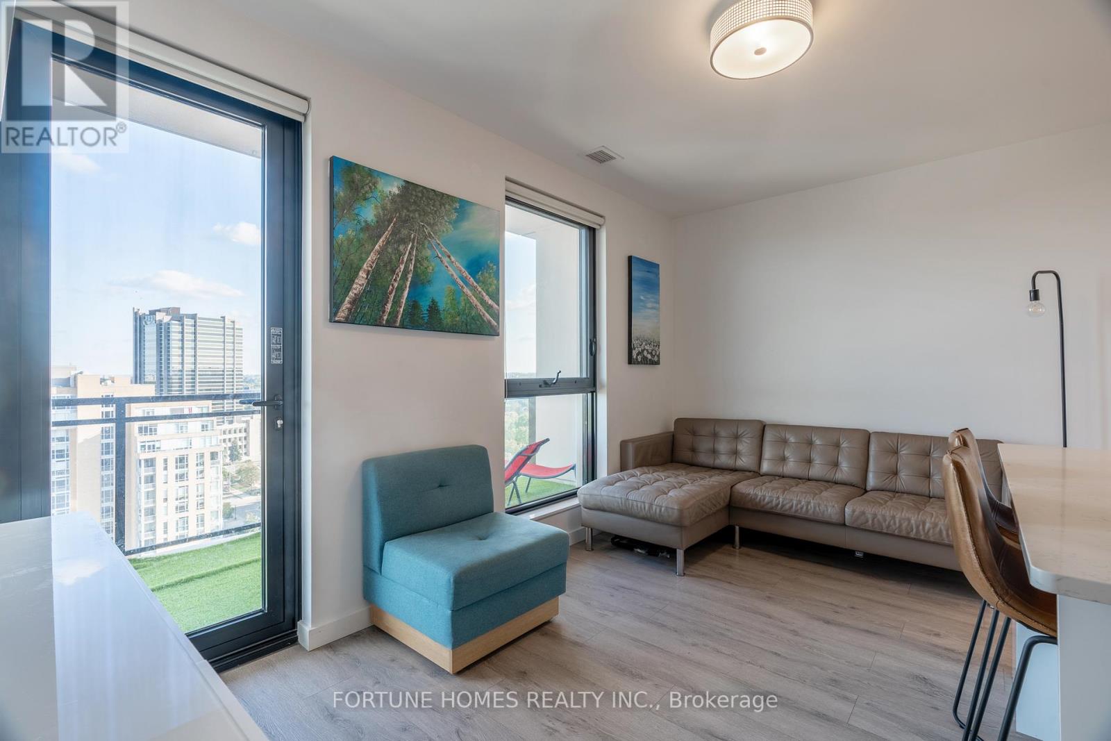 #1712 -181 KING ST S, #1712