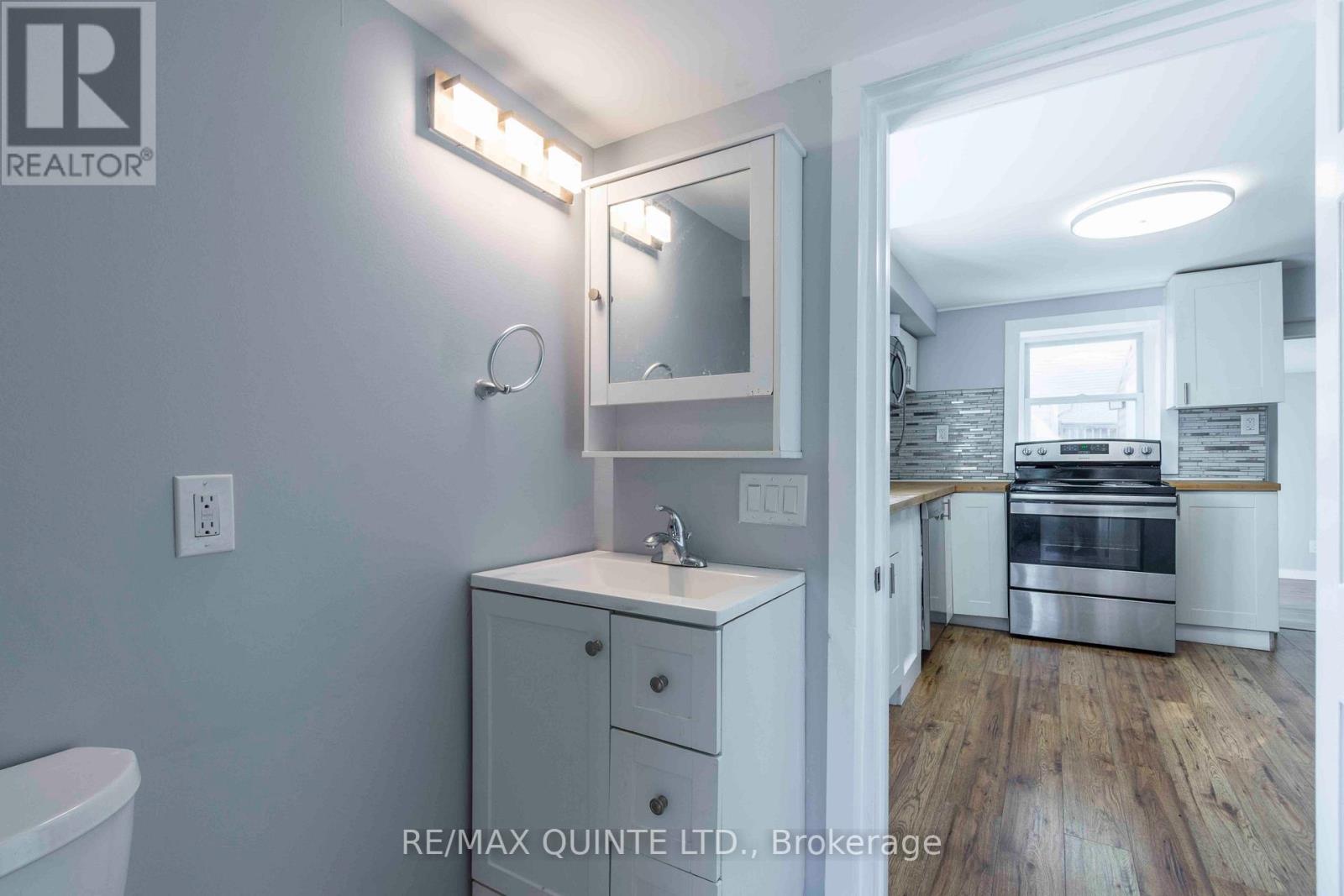 5 RIDLEY ST E