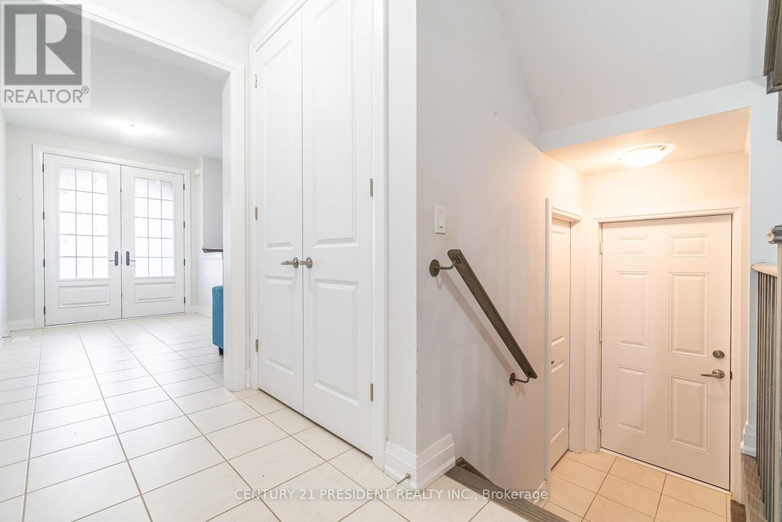 1095 EDINBURGH DR