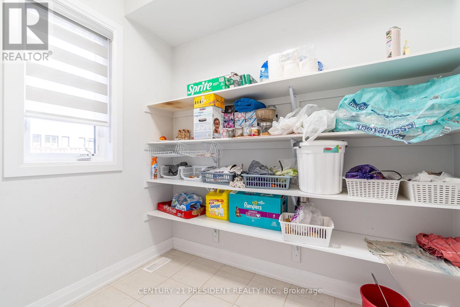 1095 EDINBURGH DR