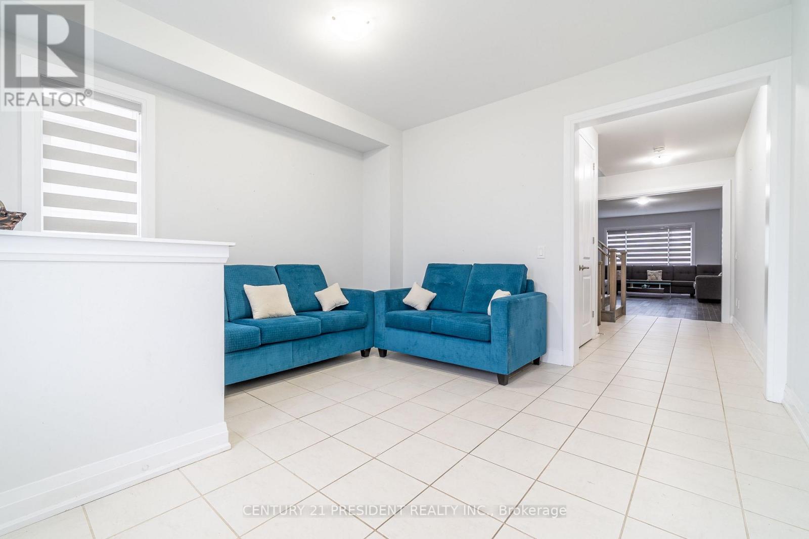1095 EDINBURGH DR