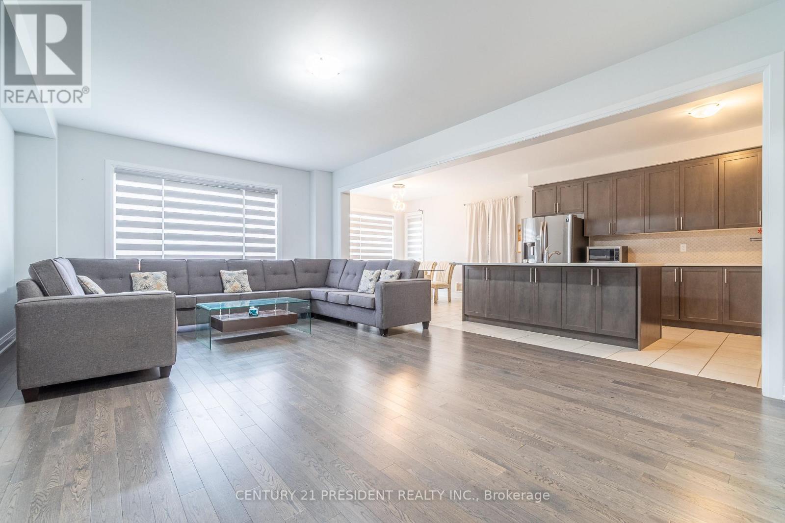 1095 EDINBURGH DR