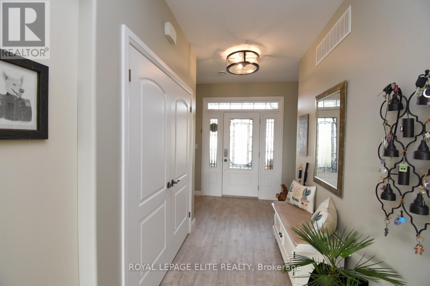 #15 -740 MAIN ST E, #15