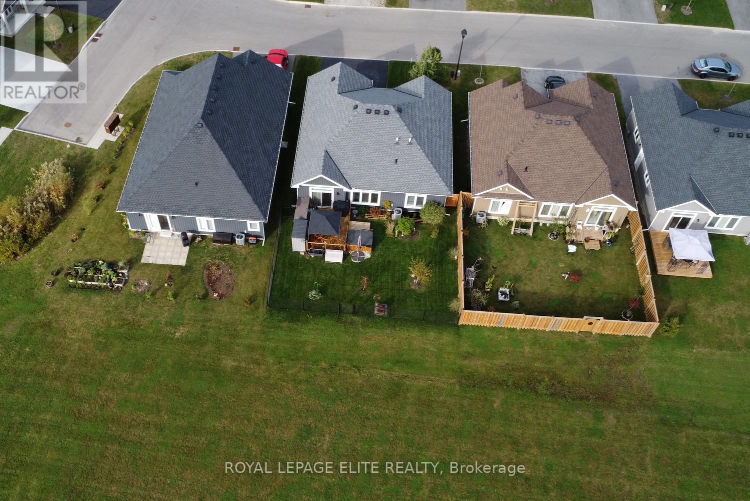 #15 -740 MAIN ST E, #15