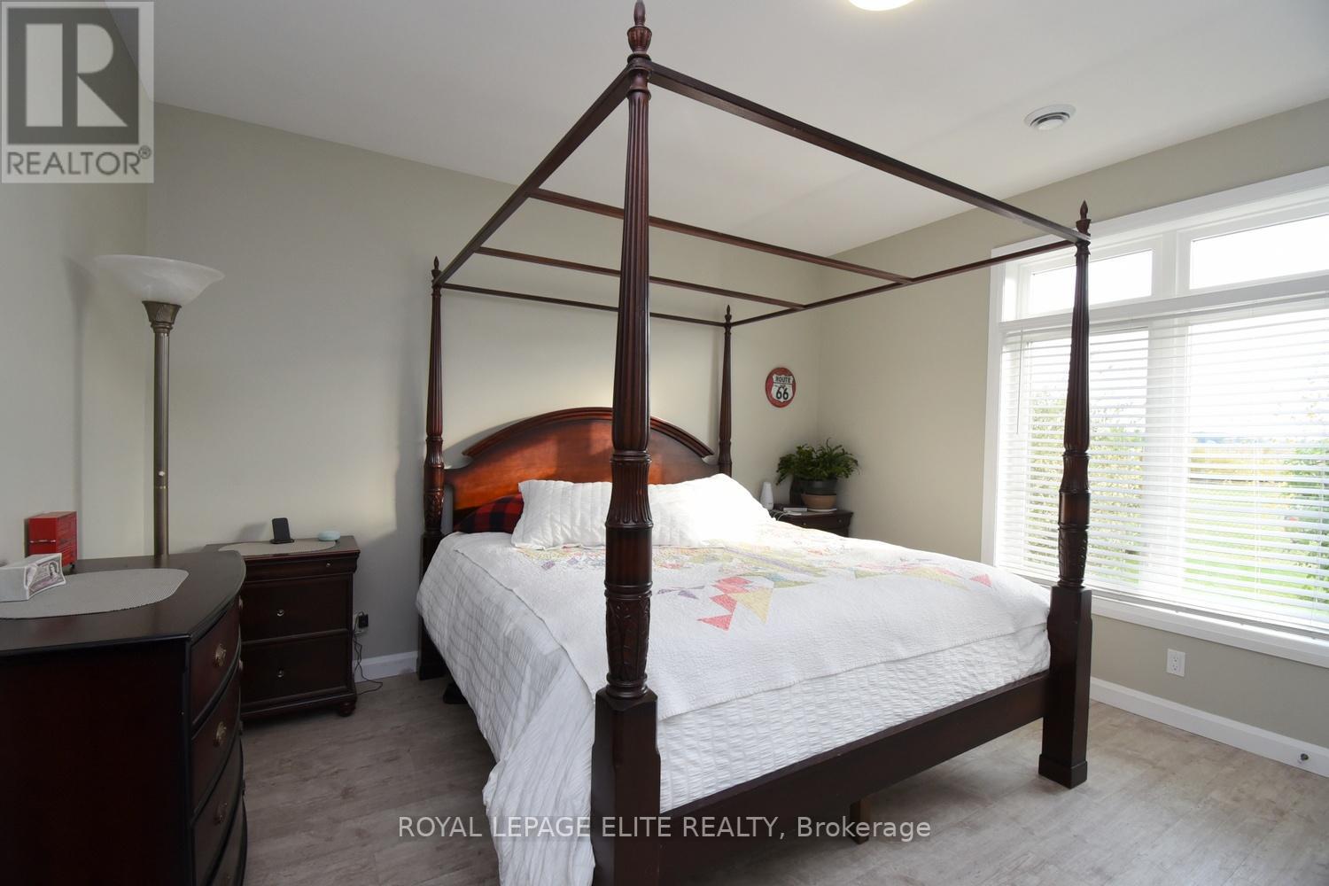#15 -740 MAIN ST E, #15