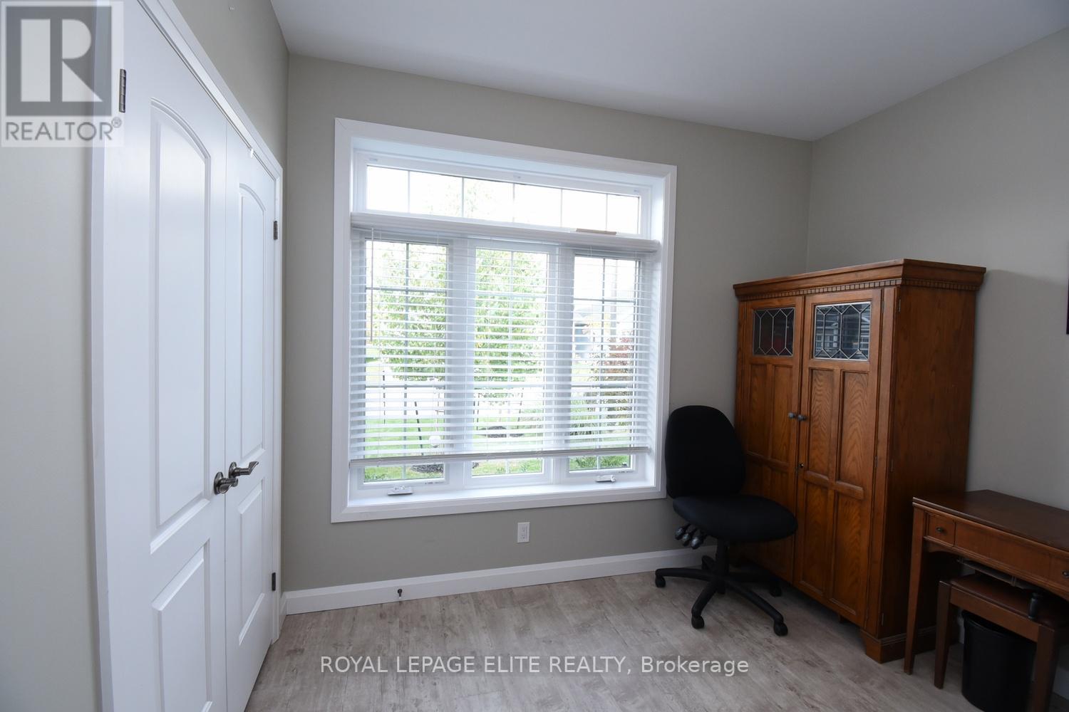 #15 -740 MAIN ST E, #15