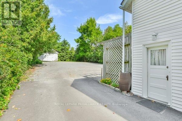 52 SANFORD ST