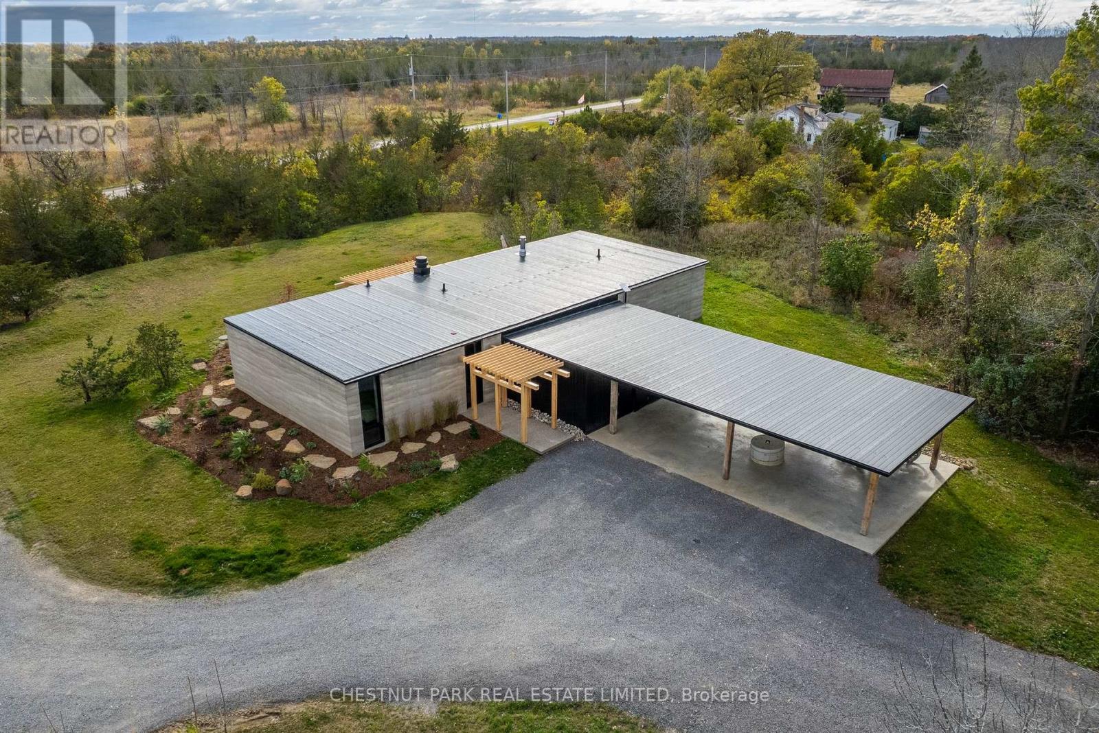 609 BABYLON RD