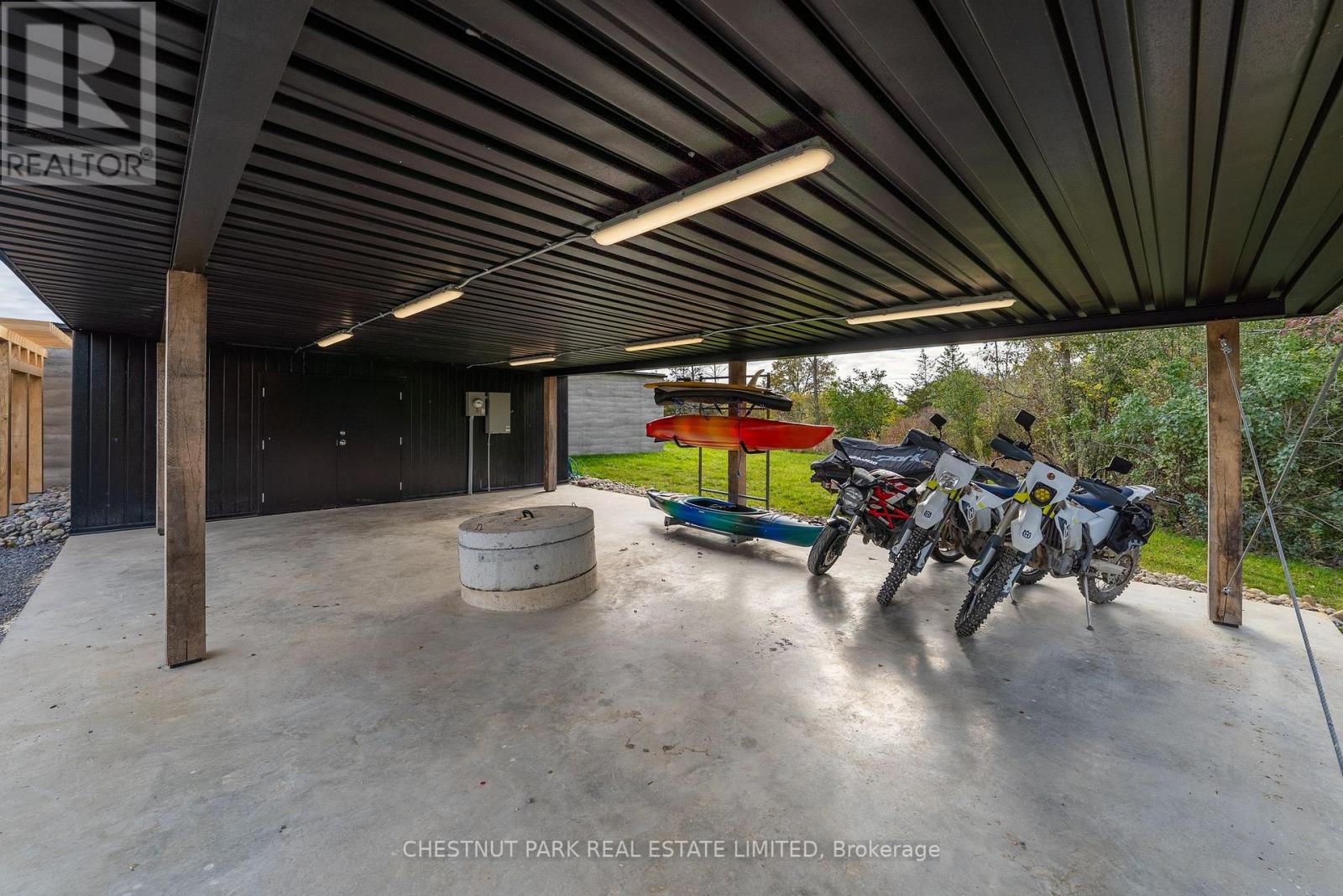 609 BABYLON RD