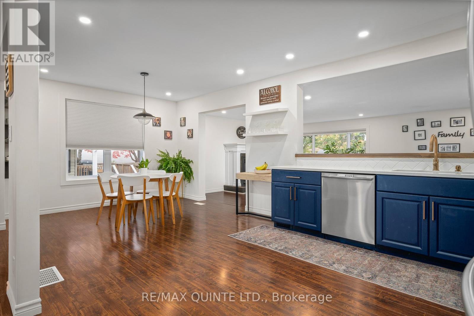 16 MAPLE DR