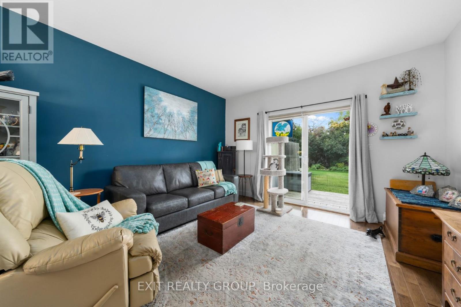 52 ALETHA DR