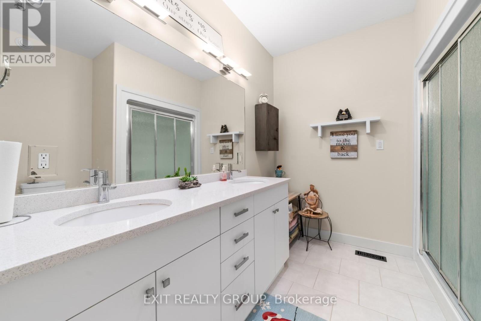 52 ALETHA DR