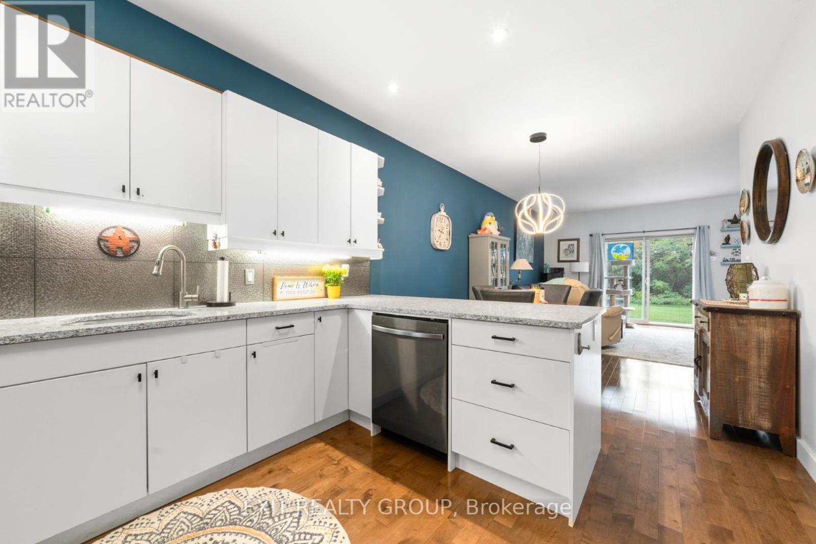 52 ALETHA DR