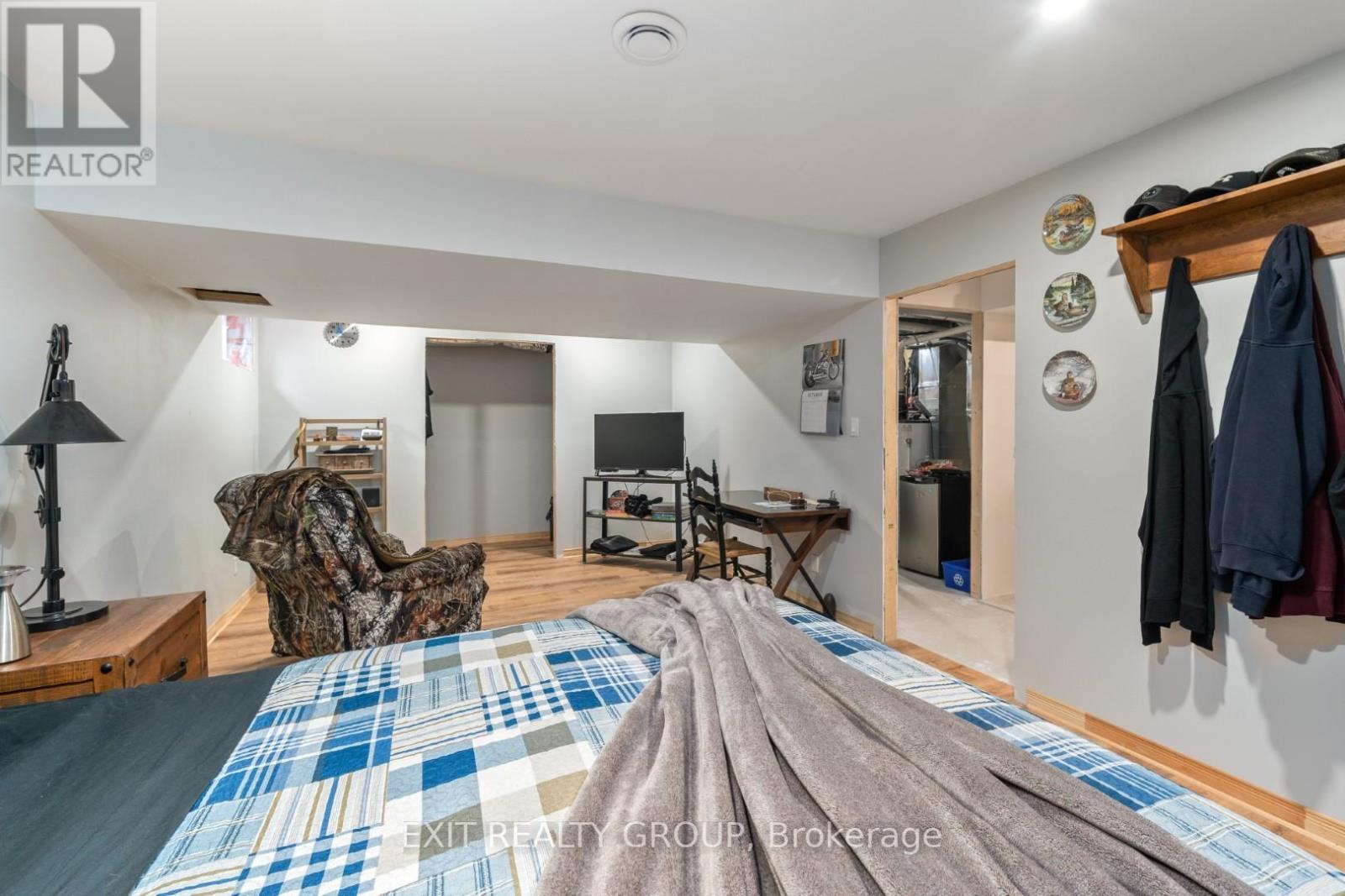 52 ALETHA DR