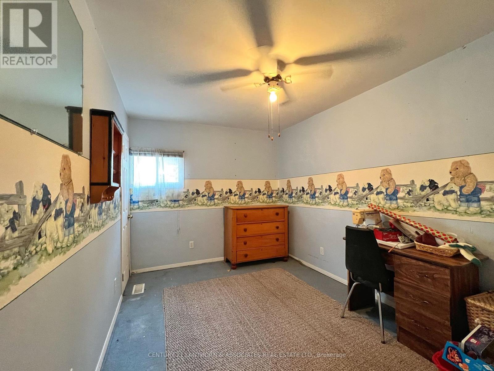 396 PICTON MAIN ST E