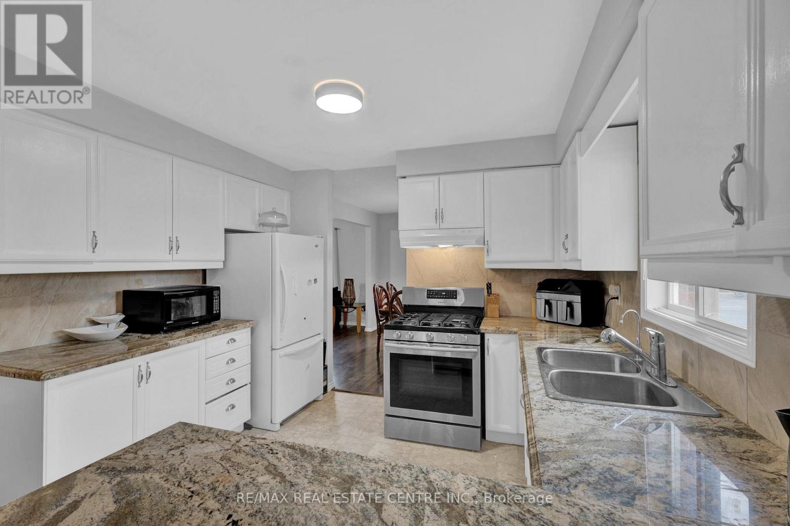 461 LANSDOWNE AVE
