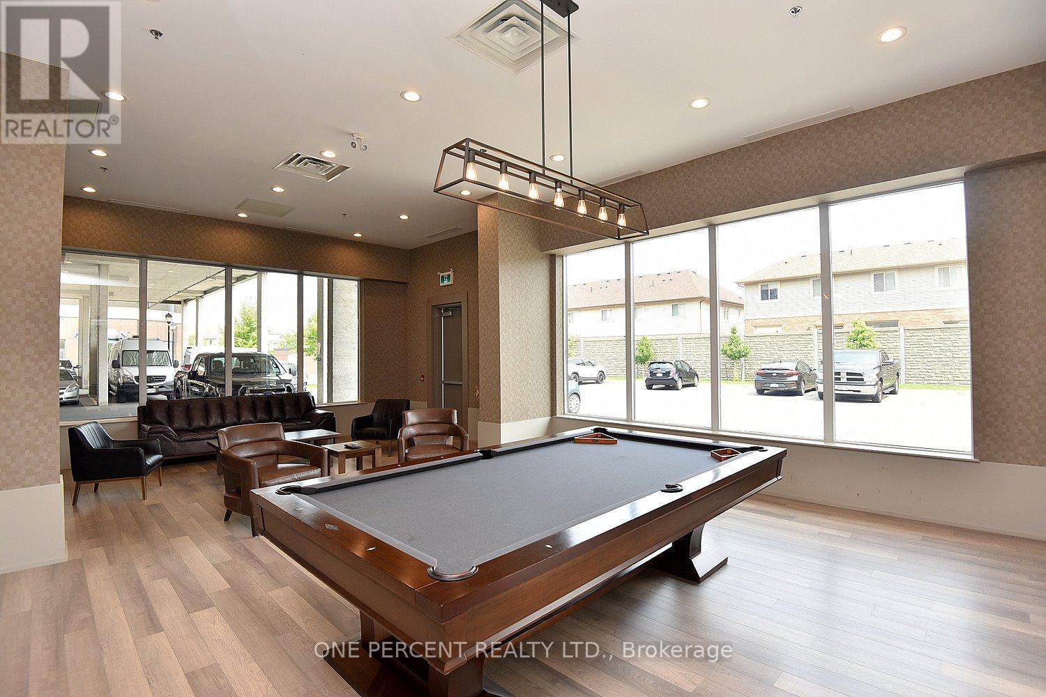 #605 -560 NORTH SERVICE RD, #605