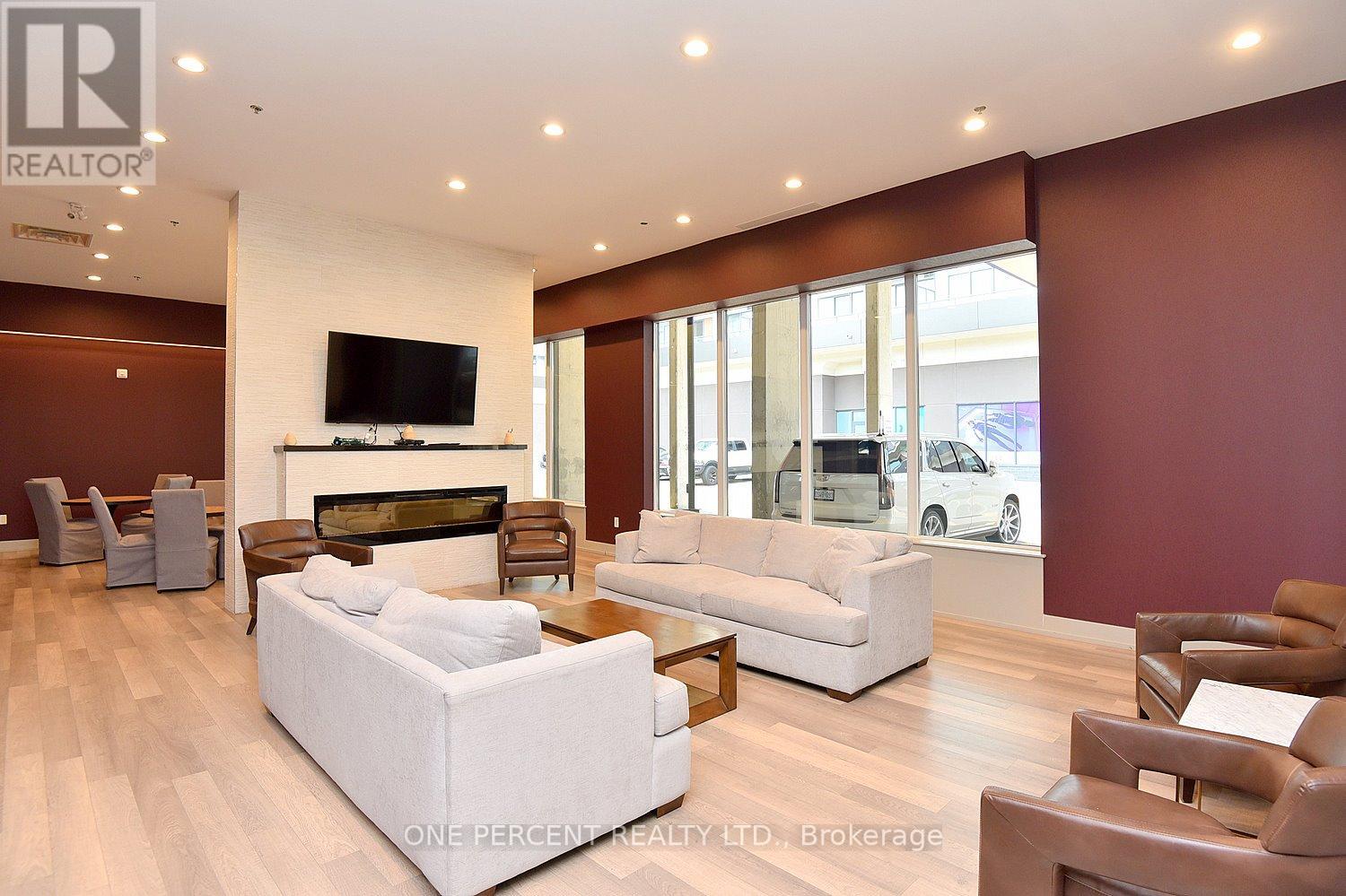 #605 -560 NORTH SERVICE RD, #605