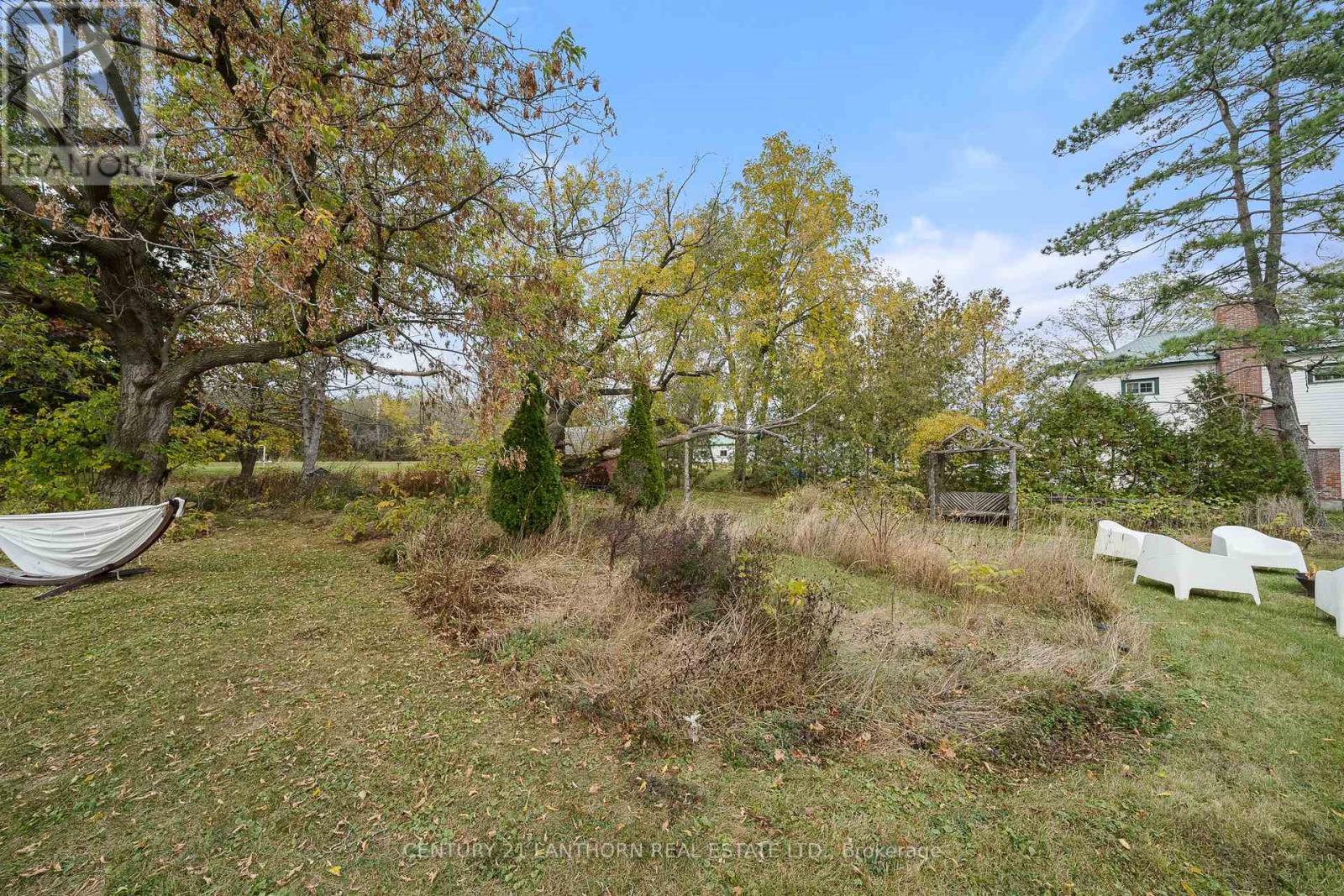 580 LAKESIDE DR